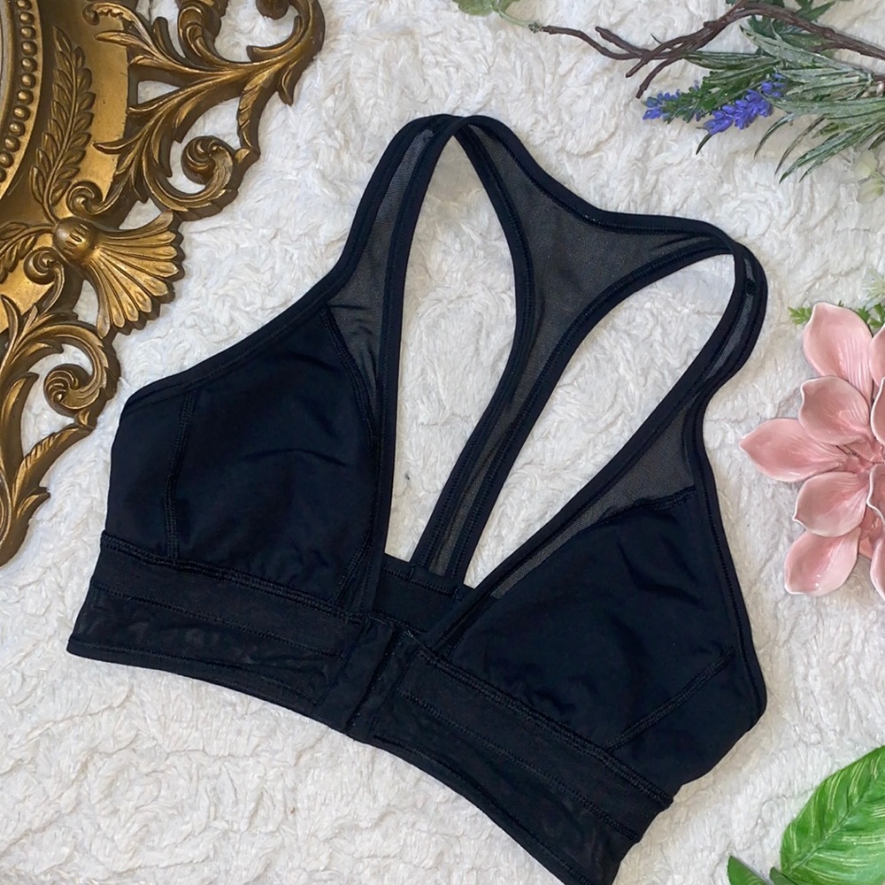 Black Lululemon Sports Bra Black size 4